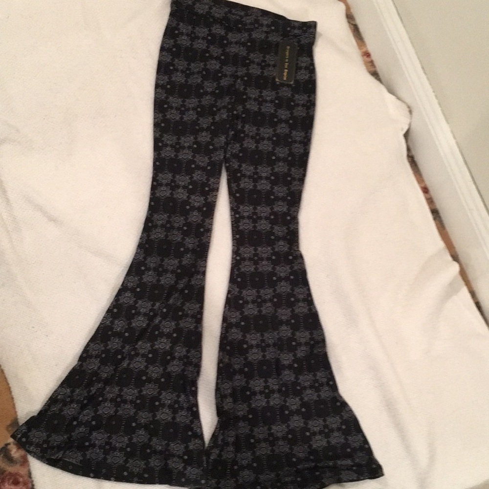 NWT Rags II Riches Black and white flare leggings